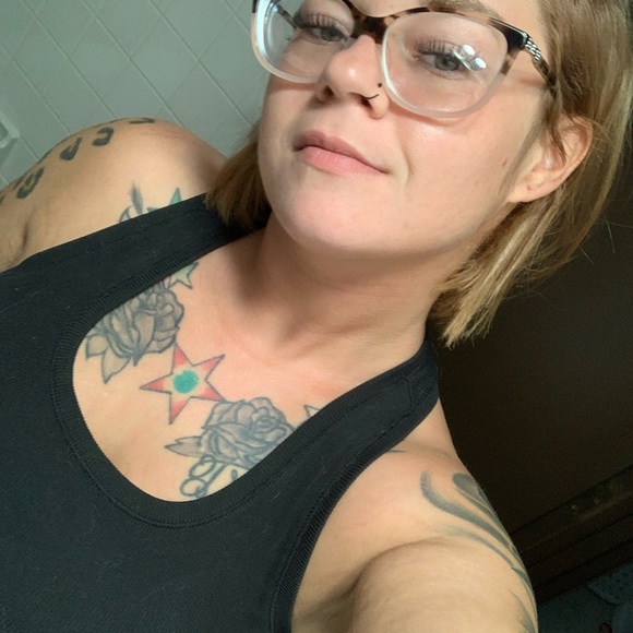 Meet your Posher, Ashleigh - Picture 4 of 5